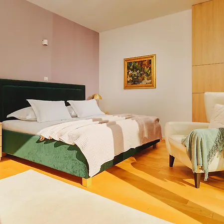 Comfortable And Spacious House Near *
