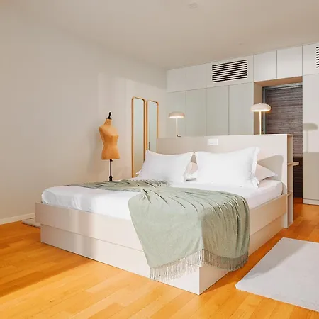 Comfortable And Spacious House Near