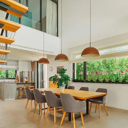 Comfortable And Spacious House Near Appartamento