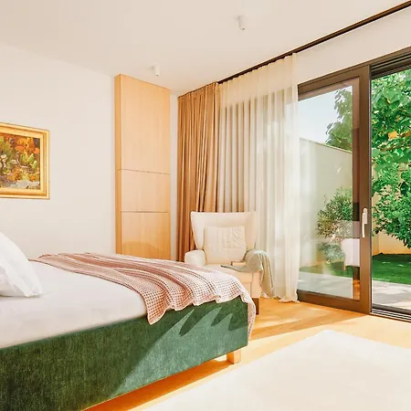 Comfortable And Spacious House Near Rogoznica (Sibenik-Knin)