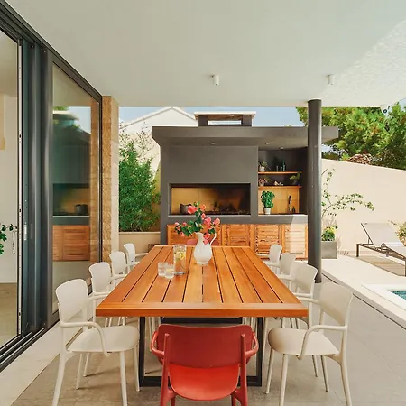 Comfortable And Spacious House Near Appartamento